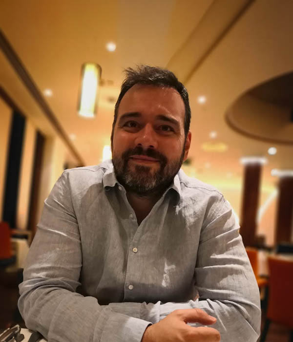 Stephen Wayne, Hungarian horror and science-fiction author